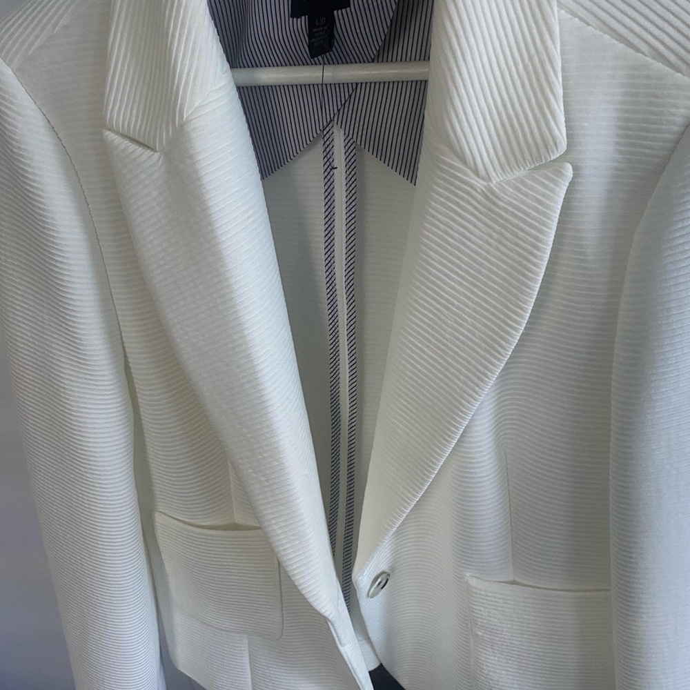 Elegant White Women's Blazer
